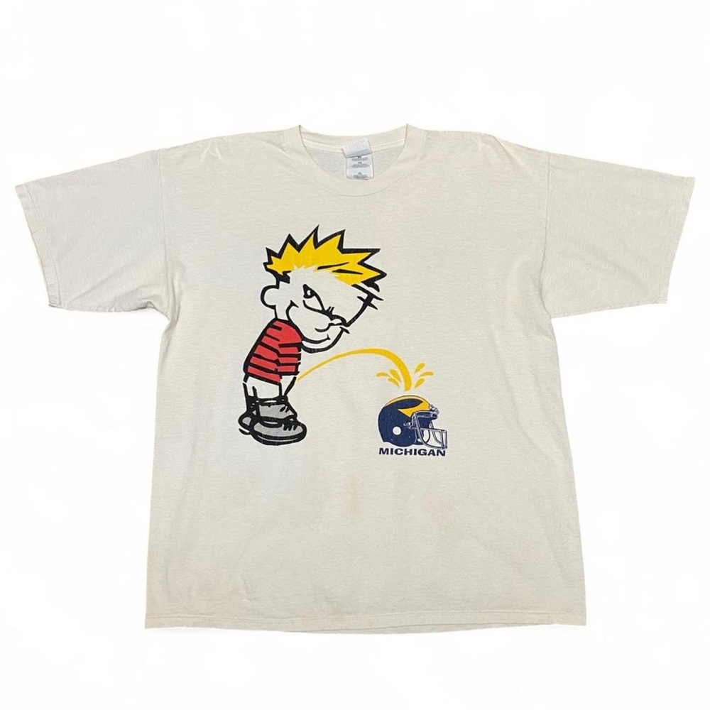 Gildan White T-Shirt with Yellow, Red & Navy Graphic